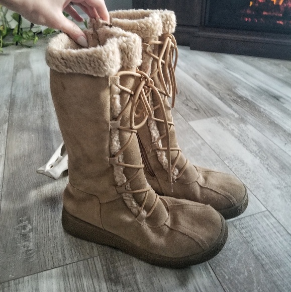 Nordstrom Shoes - SALE ⚠️⬇️❗Charlie's lace up boots